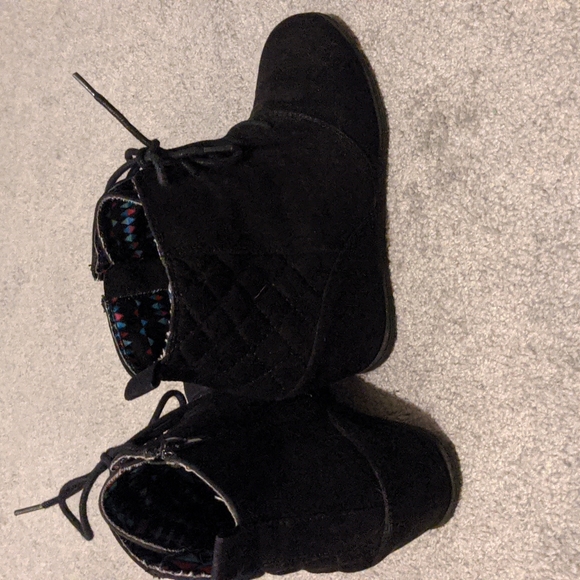 Black heeled booties - Picture 3 of 5